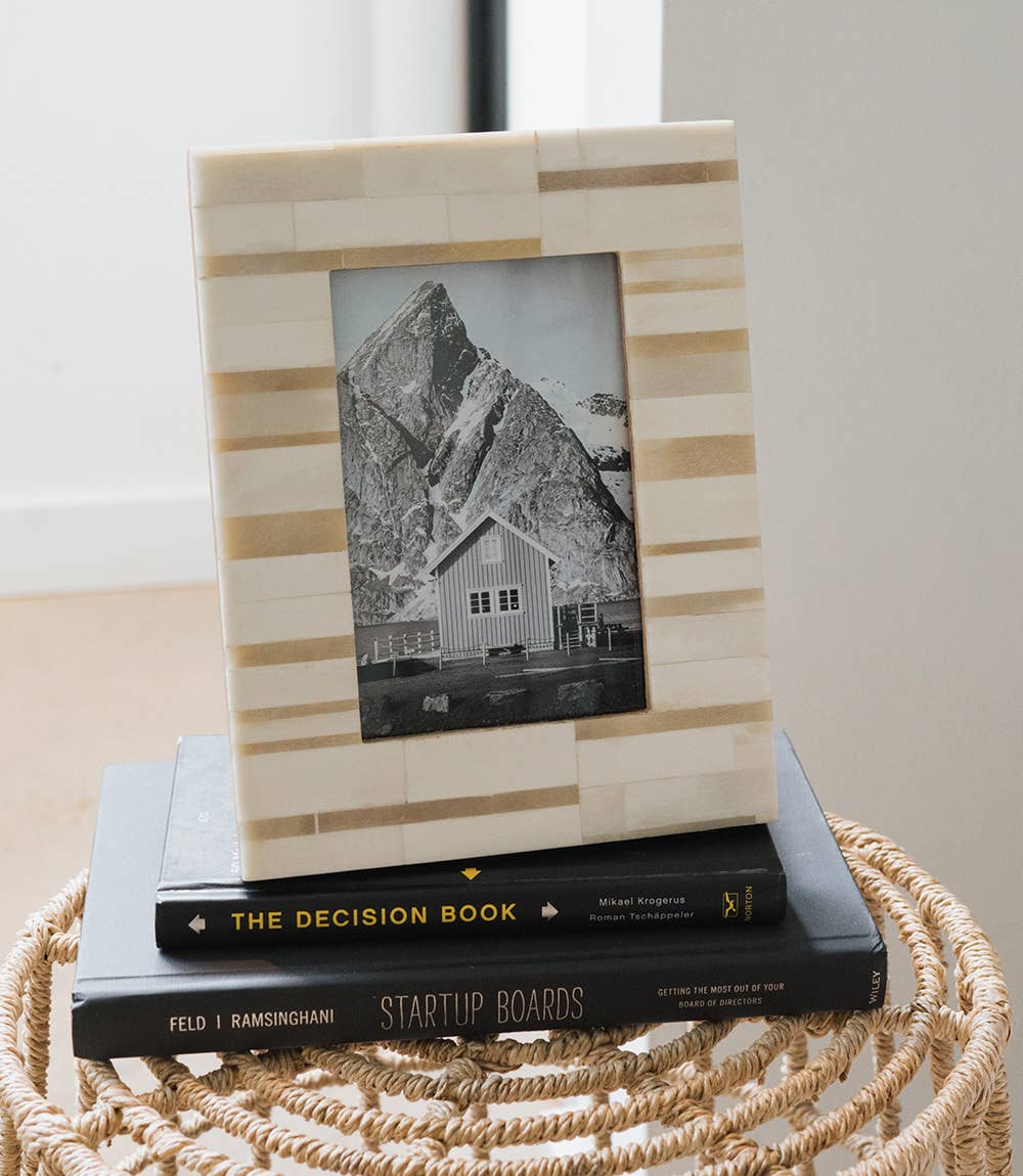 Dari Sandstone Frame - 4" x 6"