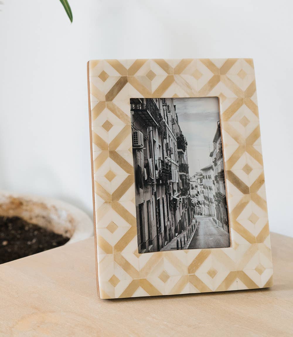 Dari Sandstone Frame - 4" x 6"