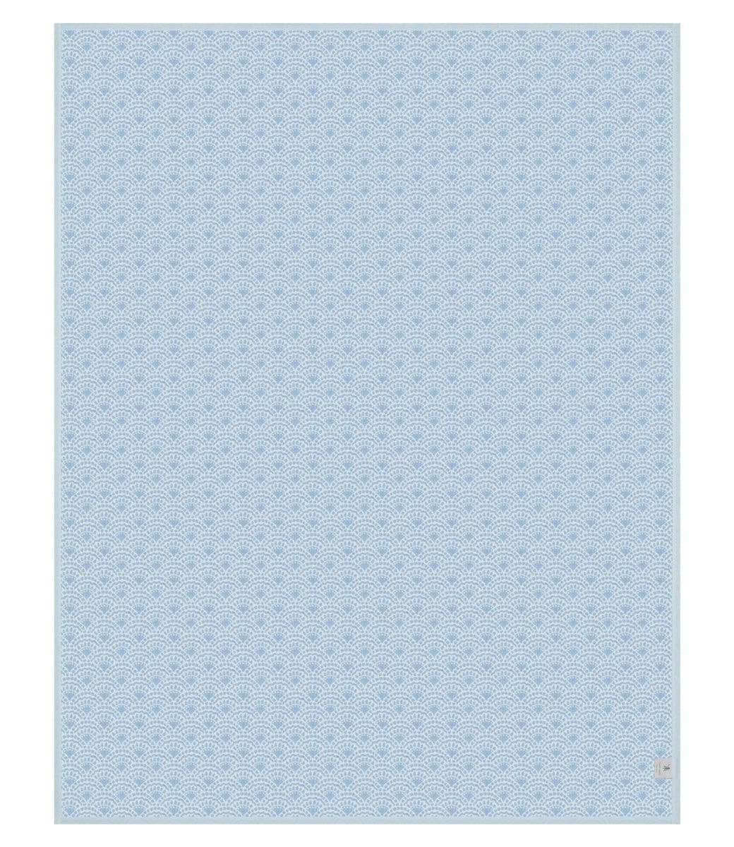 Seaside Scallops Fog Blanket