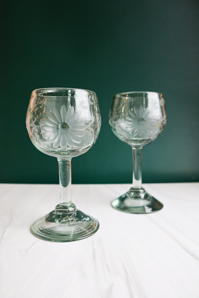 Etched Condessa Clear Red Wine Glass