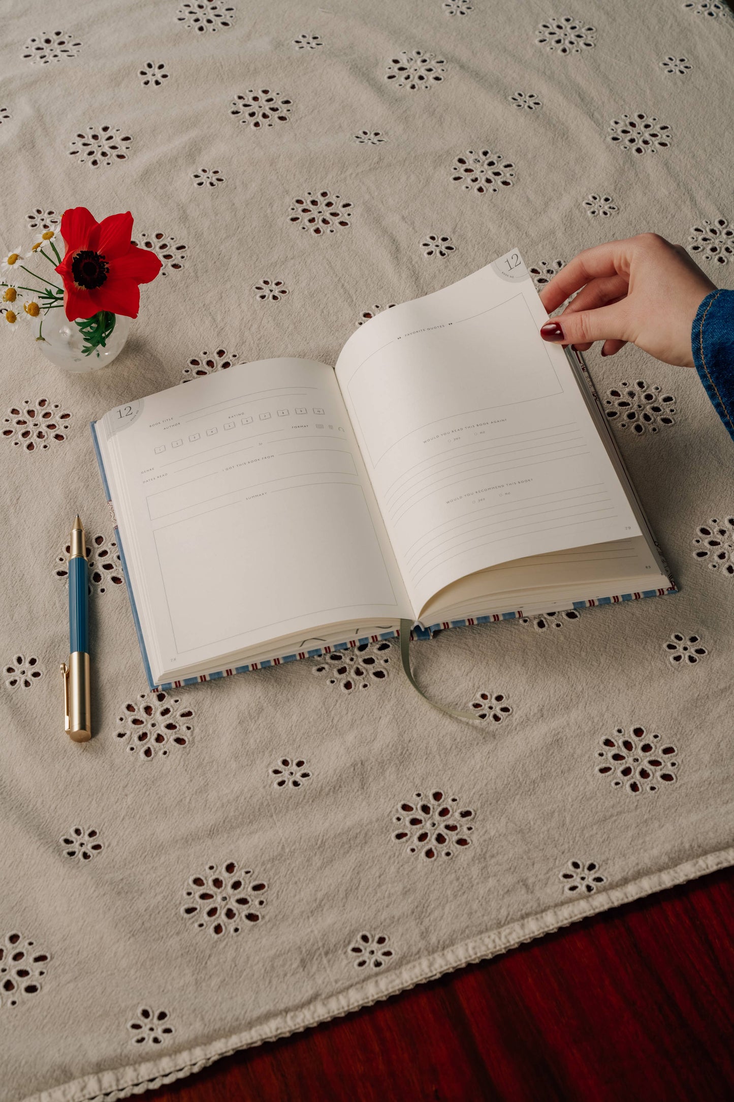 Bibliothèque Hardcover Guided Reading Journal