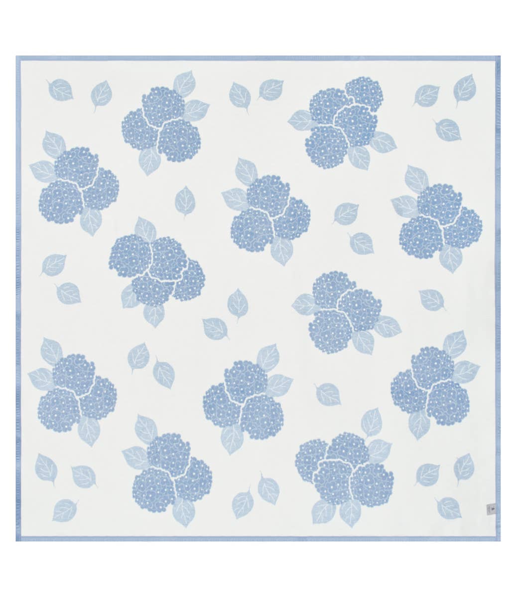 Hydrangeas Bluebell Family-Size Blanket