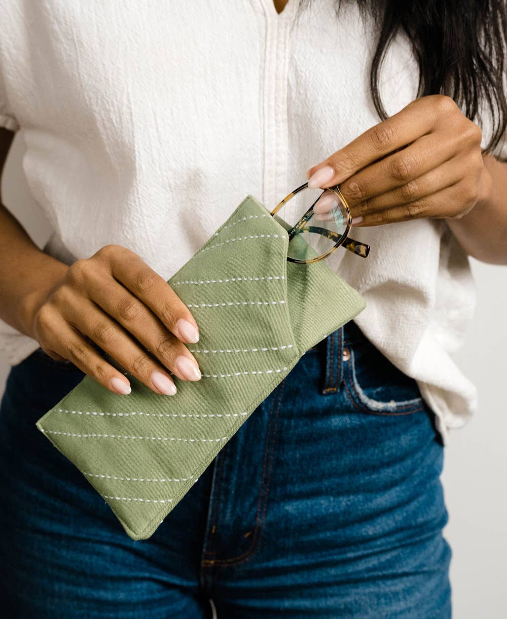 Sage Glasses Case