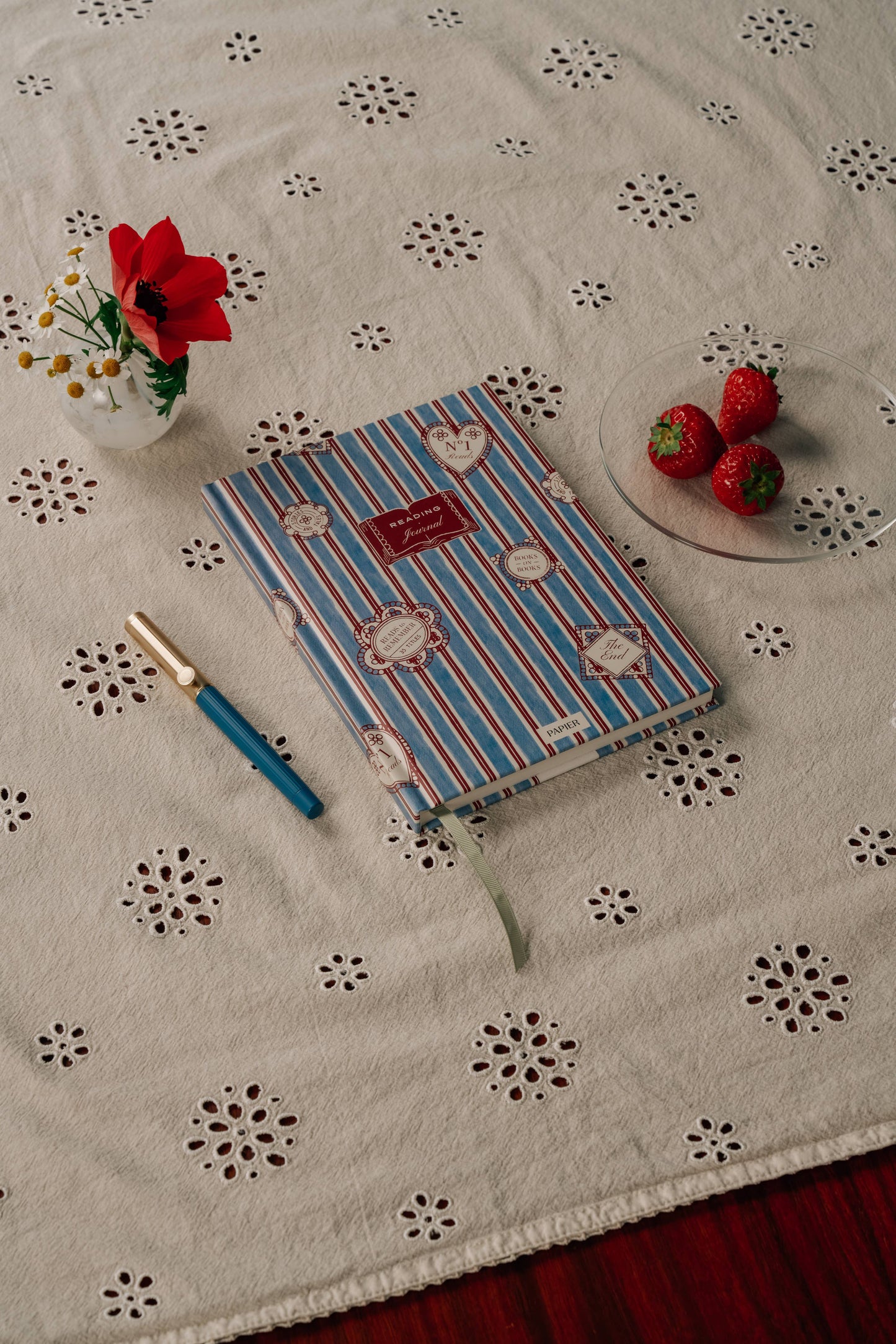 Bibliothèque Hardcover Guided Reading Journal