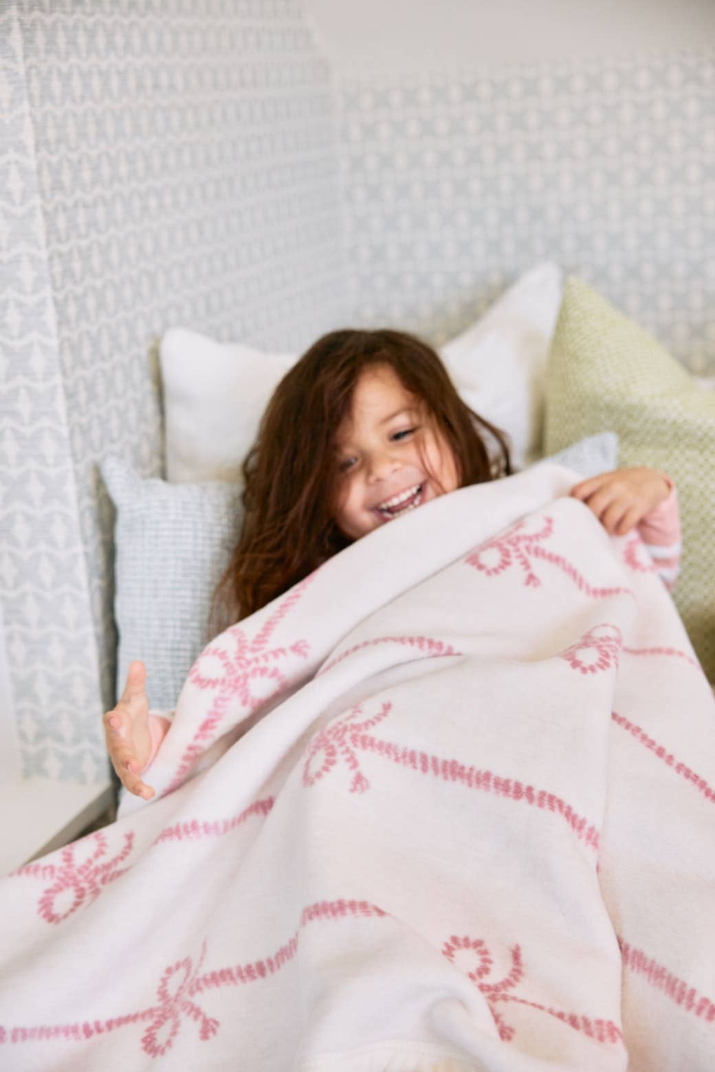 Buoy Bows Midi Blanket: Midi