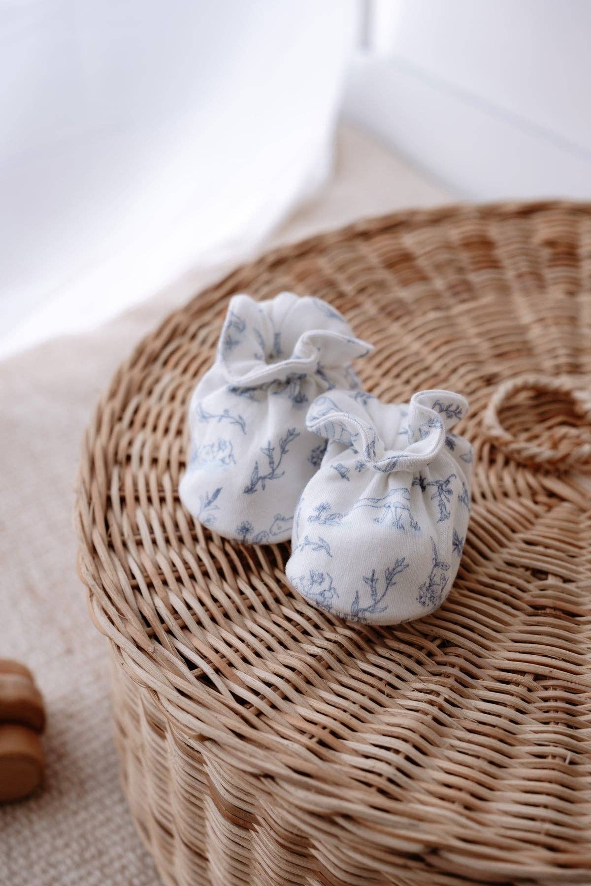 Booties - Toile De Jouy/Blue: Size 2-3