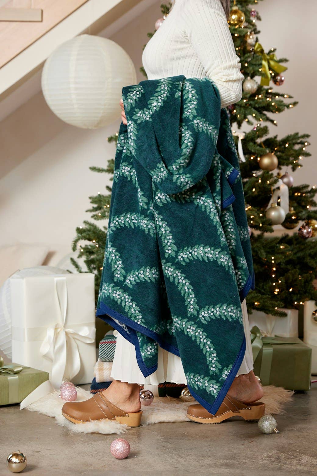 Mistletoe Branches Blanket