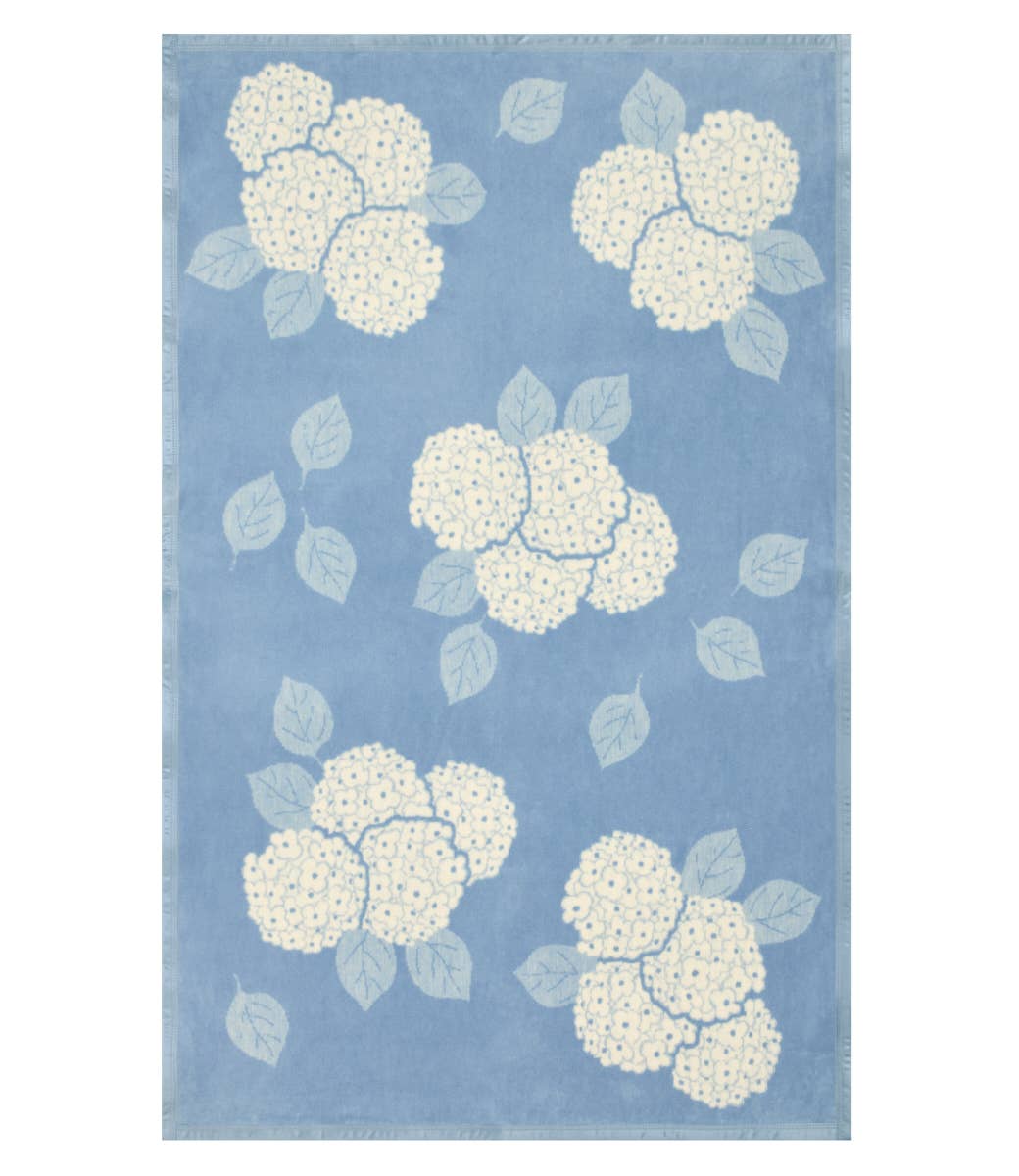 Hydrangeas Bluebell Family-Size Blanket