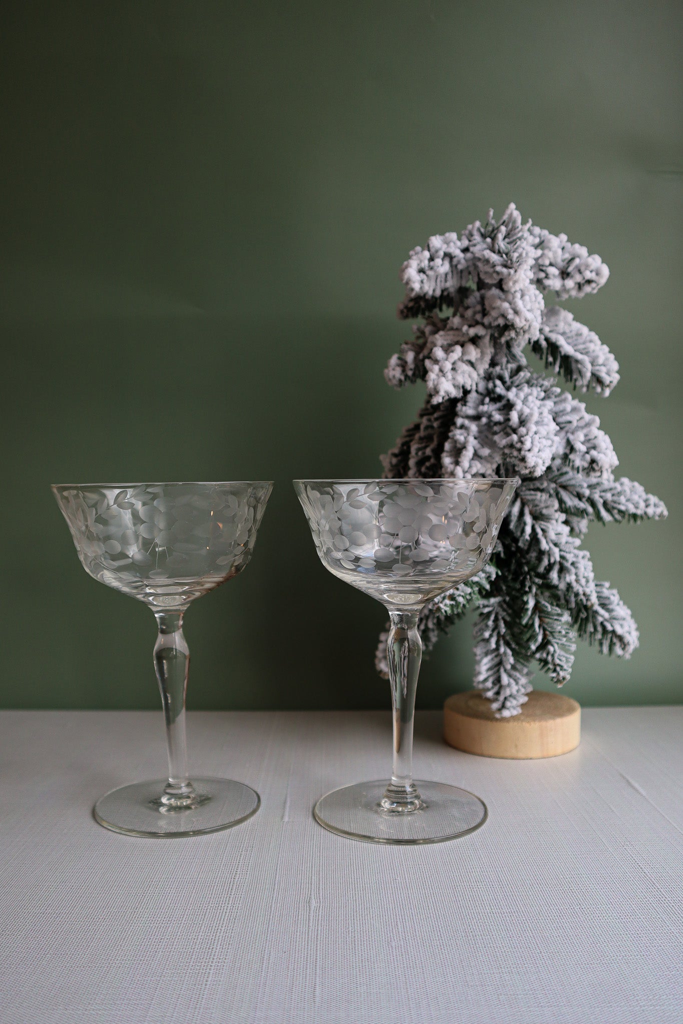 (Set of 2) Vintage Tall Bubble Etched Coupes