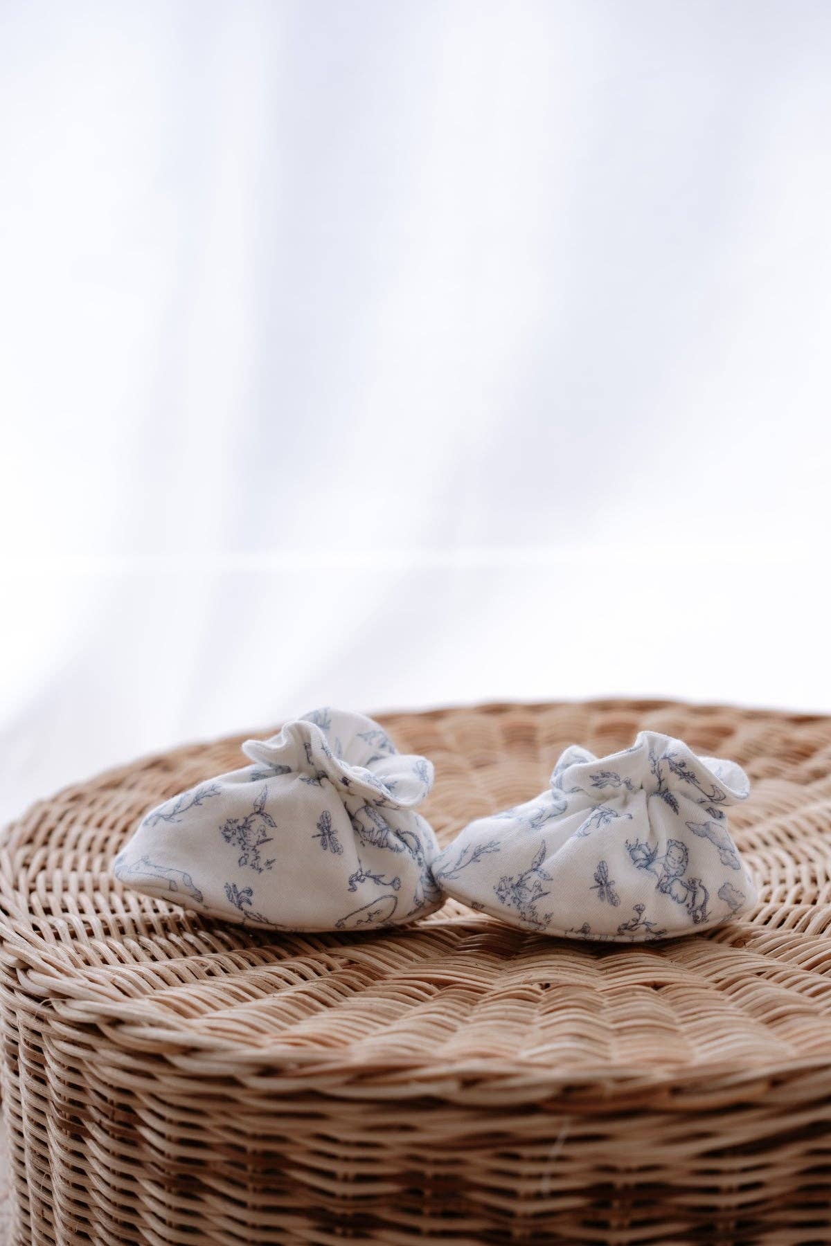 Booties - Toile De Jouy/Blue: Size 2-3