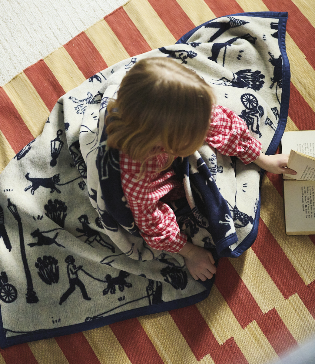 Parkside Pups Midi Blanket: Midi