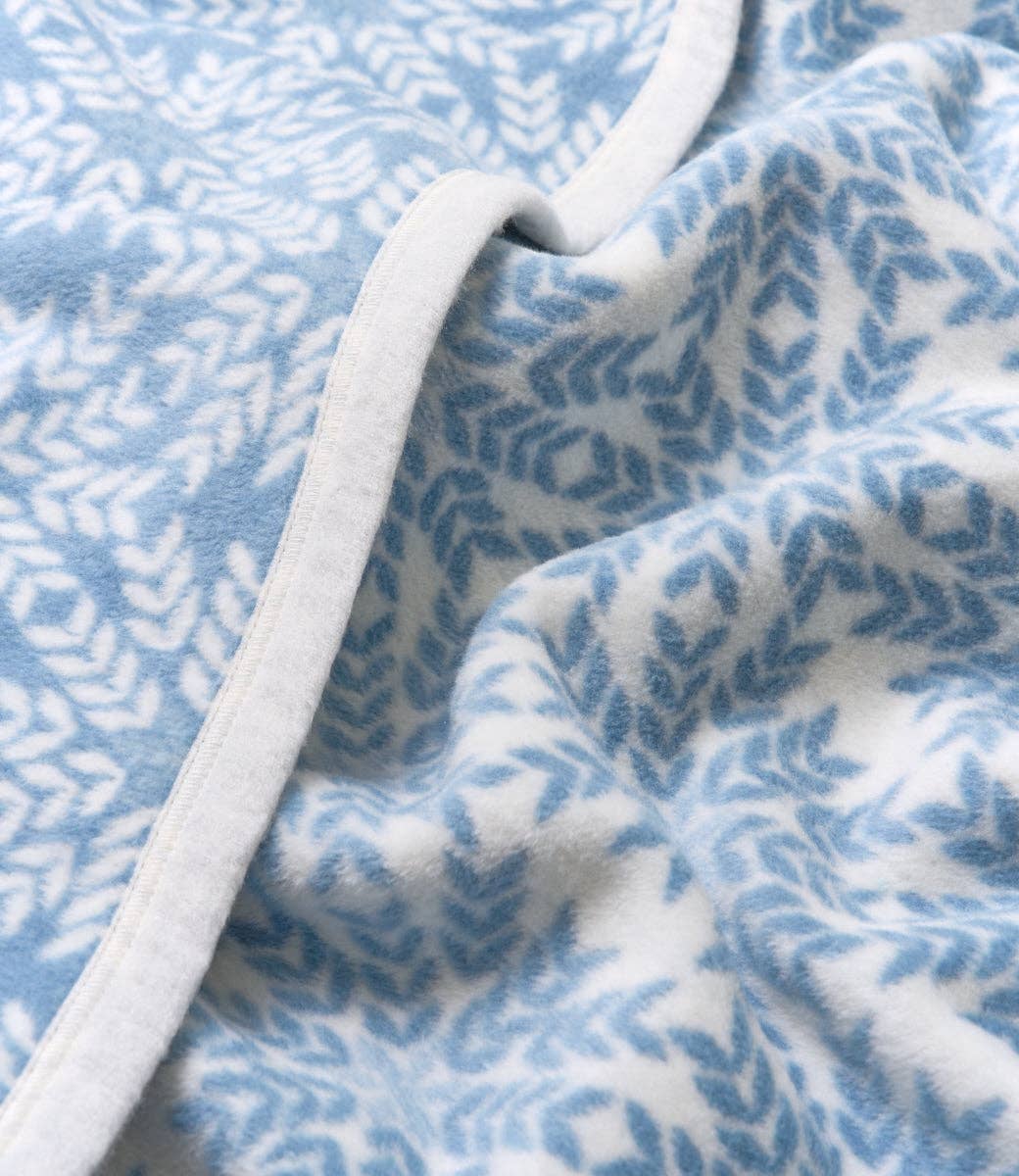 Nordic Frost Blanket: Original