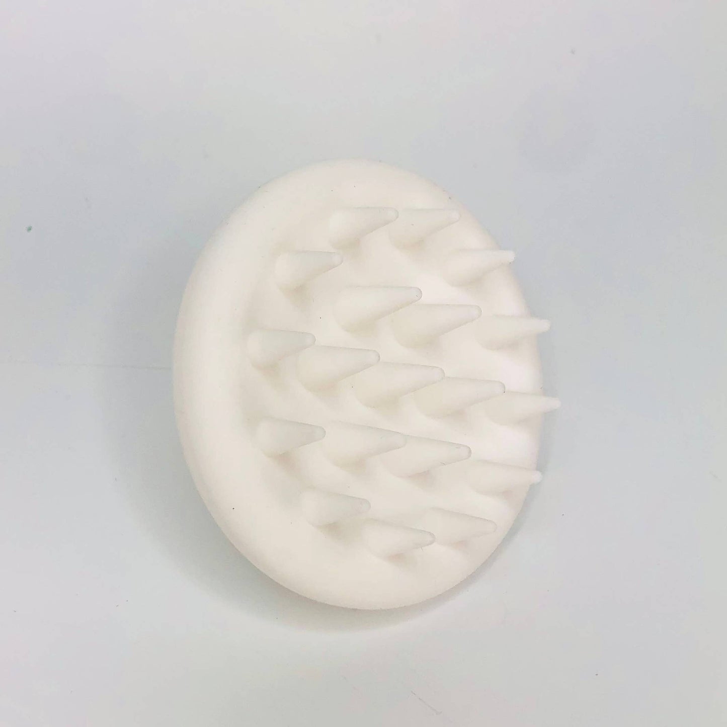 Round handheld silicone scalp massager: White