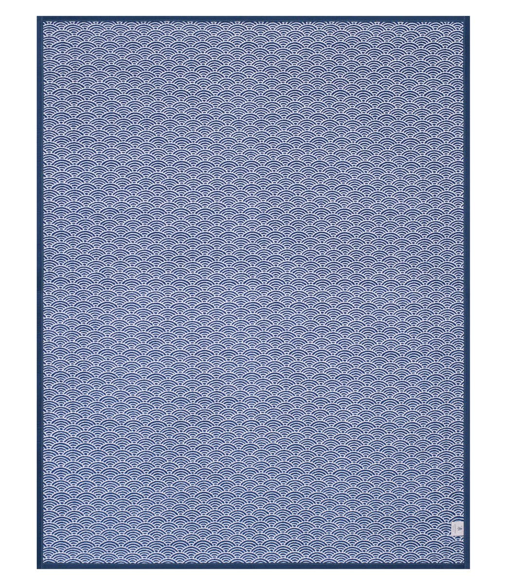 Brewster Scallops Blanket