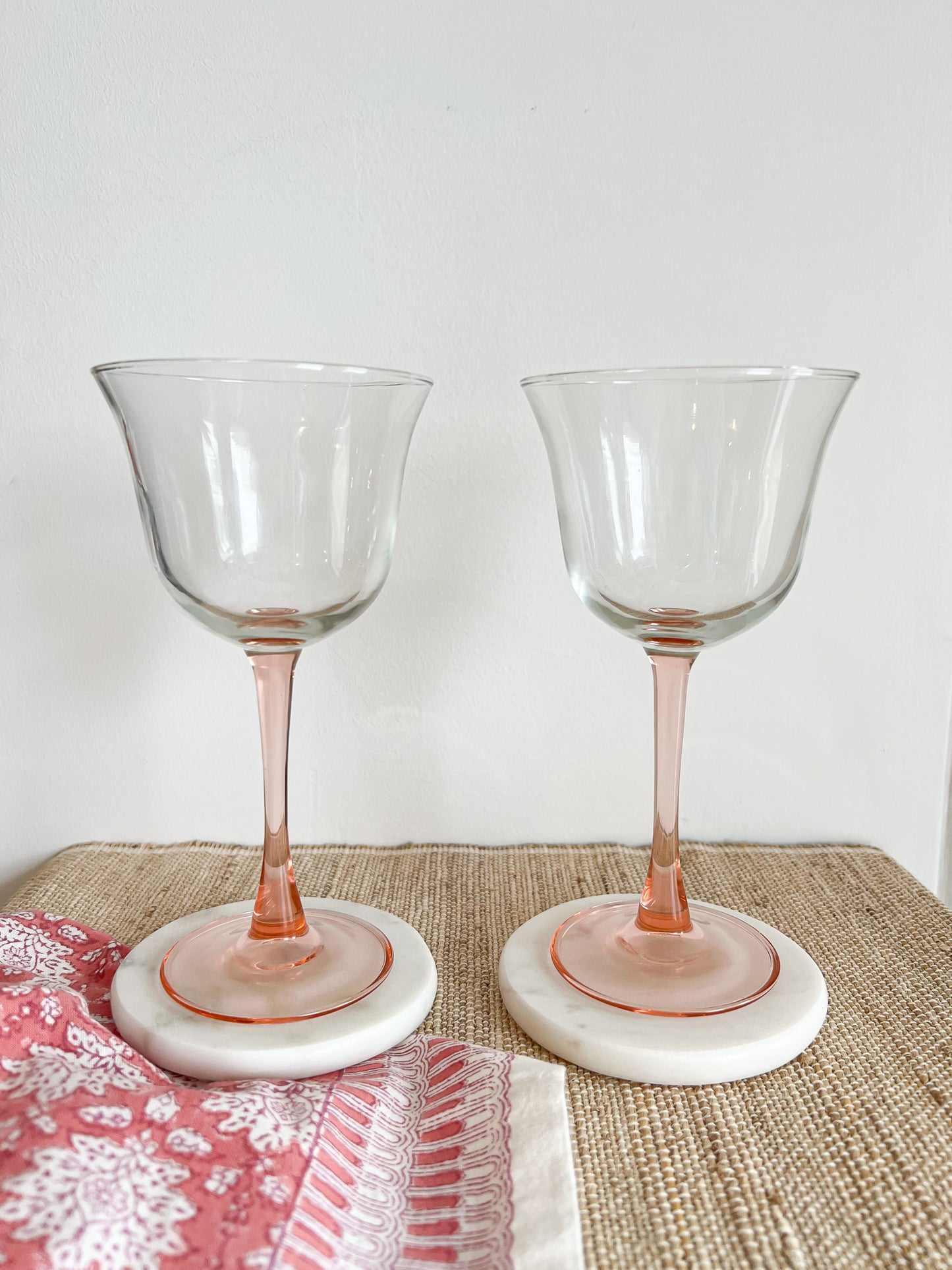 (Set of 2) Vintage Americana Rose Stemmed Wine Glasses